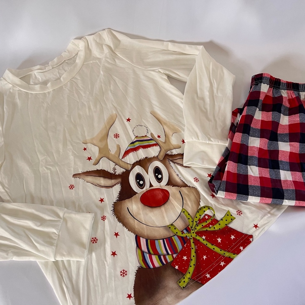 Womens Pajamas | Christmas | Amazon | M | White | NWOT